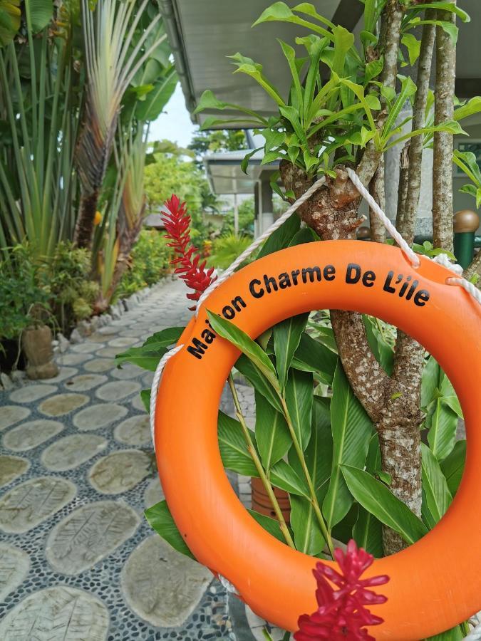 Maison Charme De L'Ile 라디게 외부 사진